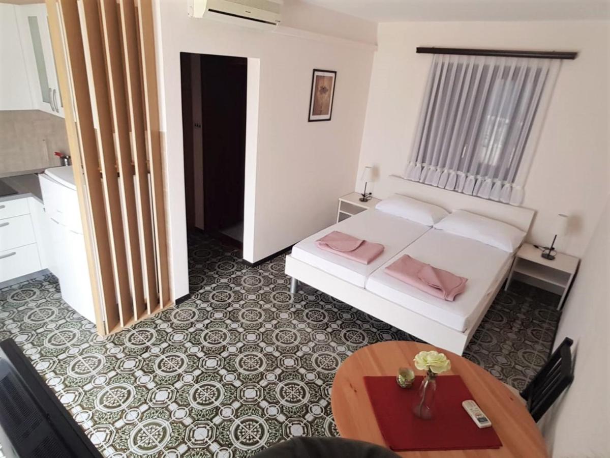 Apartments Marta Рогозниця Екстер'єр фото