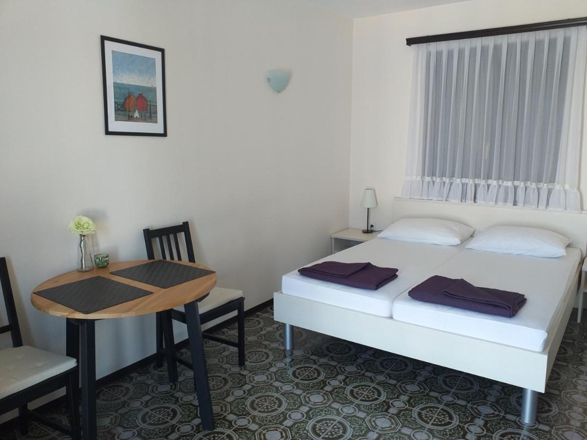 Apartments Marta Рогозниця Екстер'єр фото